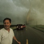 Amerikiečiai nufilmavo, kas vyksta tornado viduje