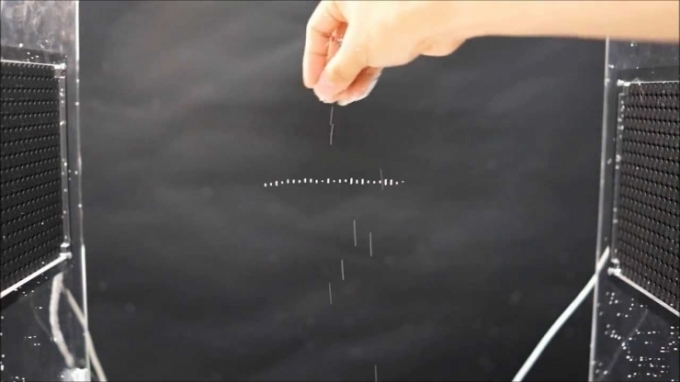 Akustinė levitacija: japonų mokslininkai daiktus ore išlaiko pasinaudodami tik garso bangomis